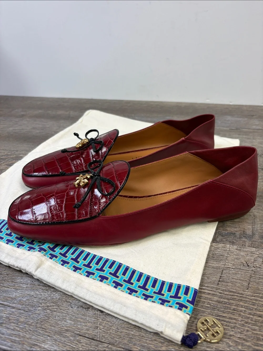 Tory Burch Red Leather Croc Embossed Bow Charm Loafers Flats Size 10M